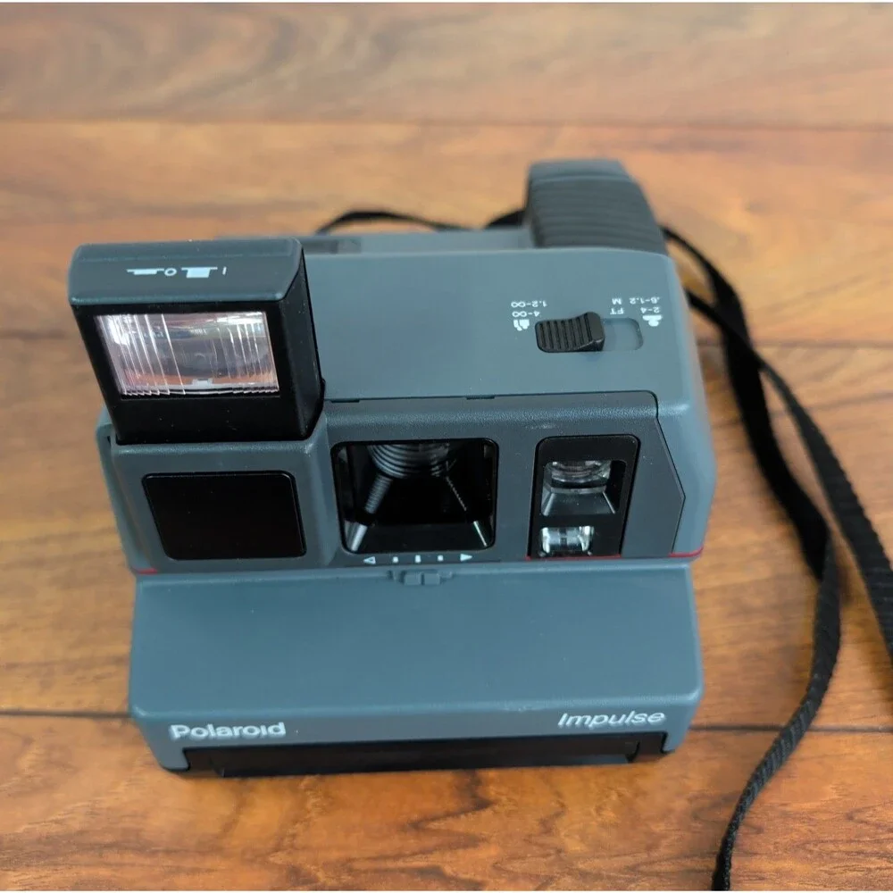 Polaroid Impulse Instant Film Camera 600 With Strap Great Condition Un-Tested